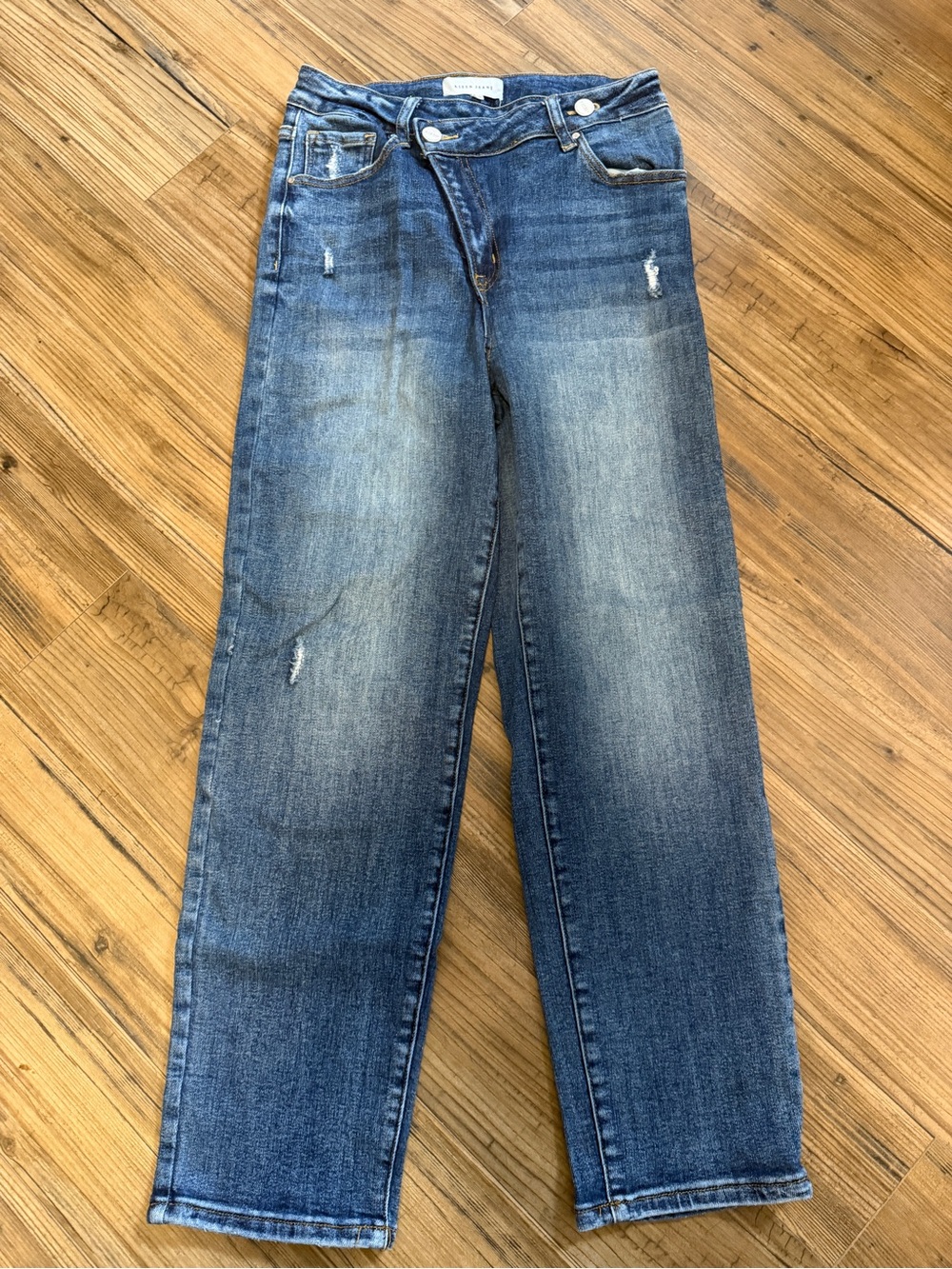 RISEN Women's Straight-Leg Jeans in Faded Blue Wash 9/29